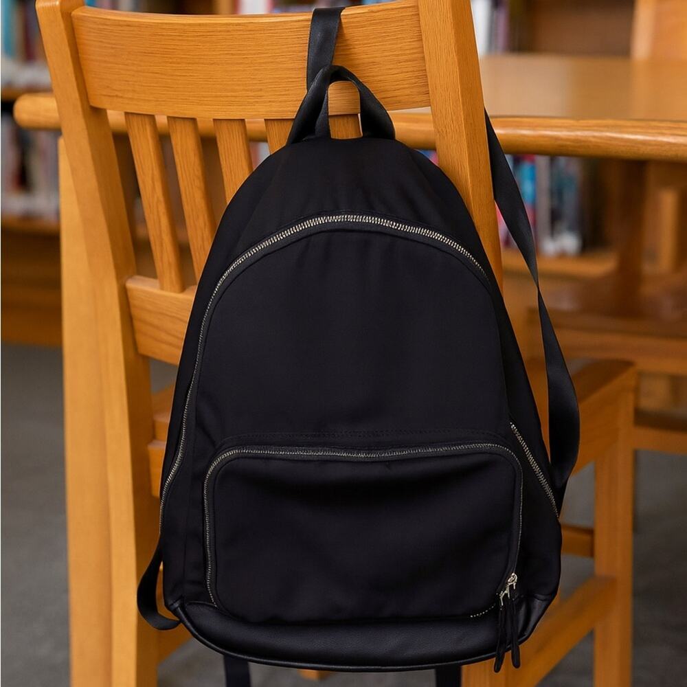 Haerfest Mercedes-Benz
Limited Edition Backpack black like new condition